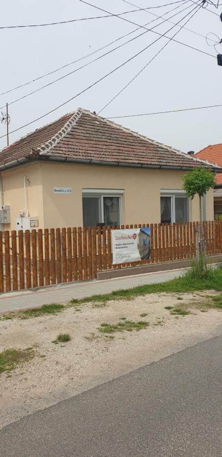 Napfeny Apartmanhaz Balatonberény المظهر الخارجي الصورة