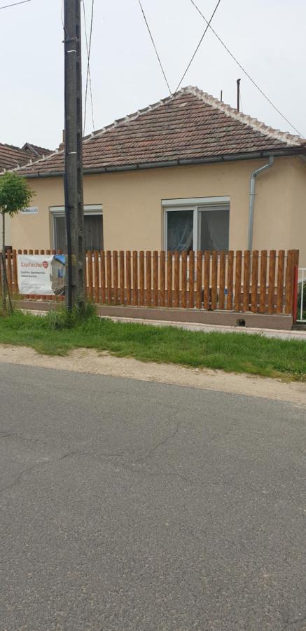 Napfeny Apartmanhaz Balatonberény المظهر الخارجي الصورة